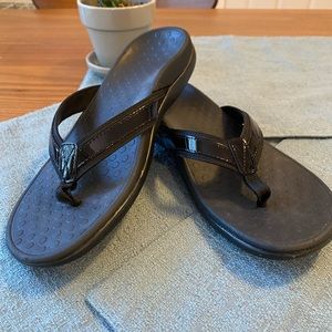 Vionic Tide 2 black sandals, sz 10